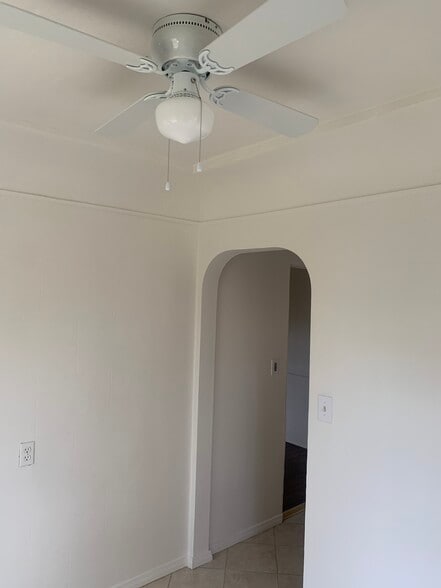 Breakfast nook arch - 1354 S Cloverdale Ave