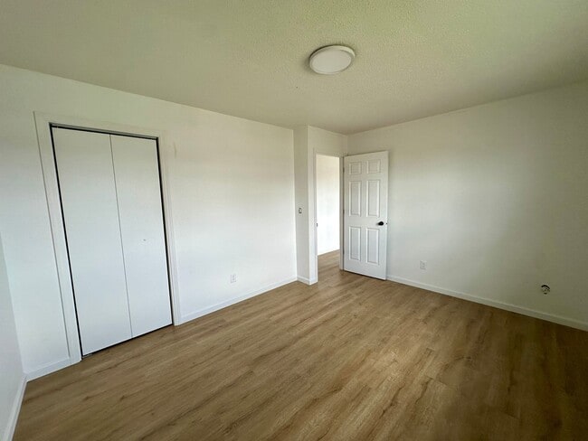 Building Photo - West Ave 4-Plex