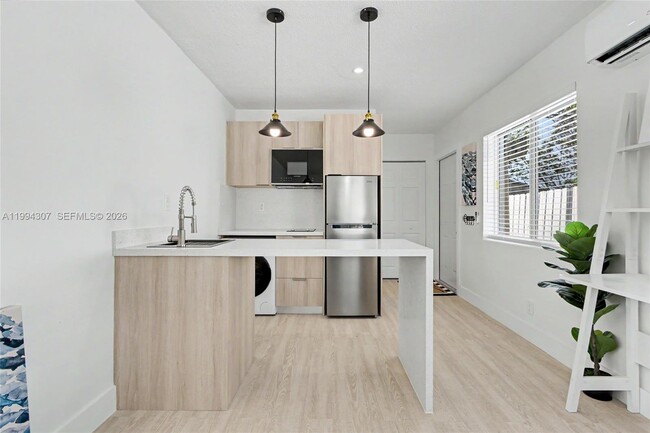 Building Photo - 55 SW 13th St