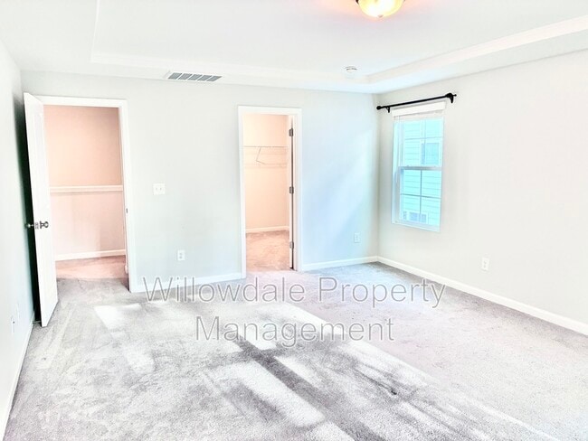 Building Photo - 203 Gremar Dr.
