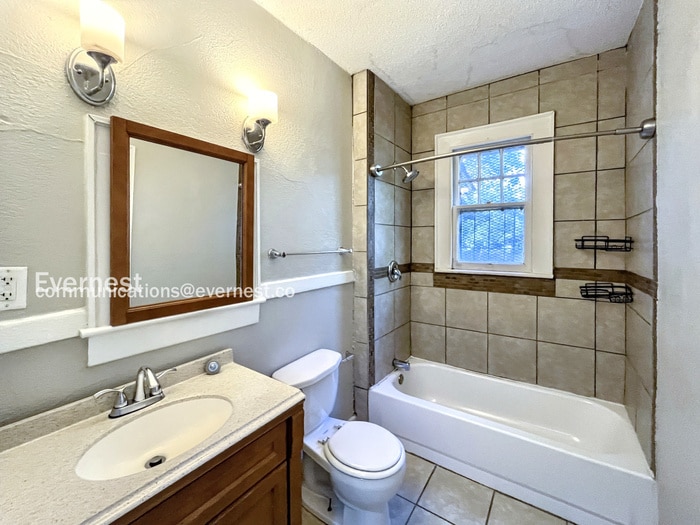 Building Photo - 2516 Duncan Ave