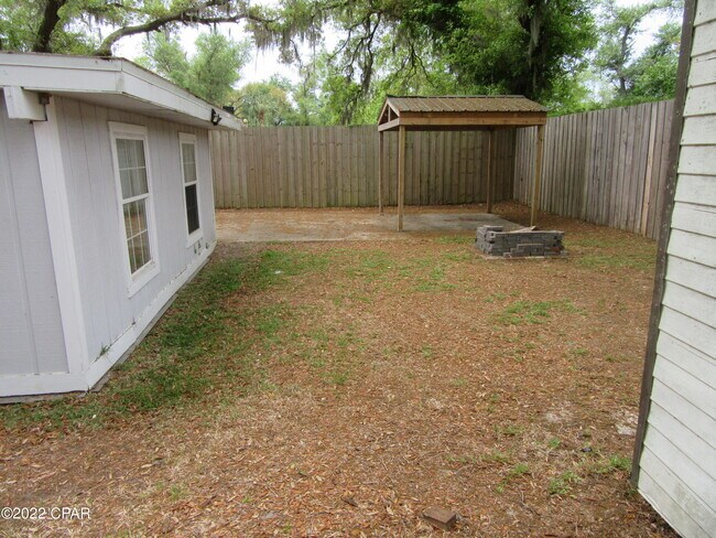Building Photo - 1113 Arthur Ave