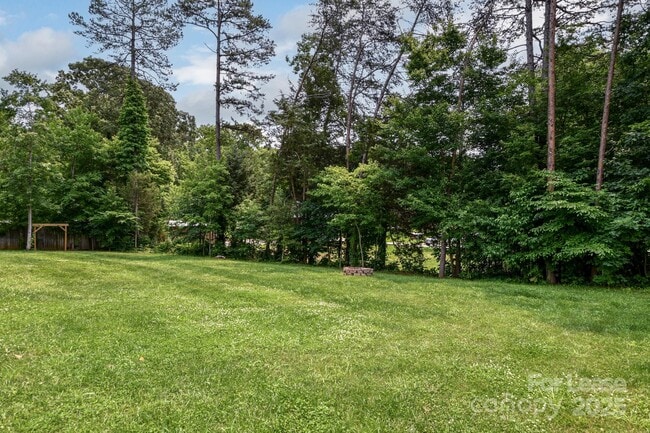 Building Photo - 6835 Ingleside Dr