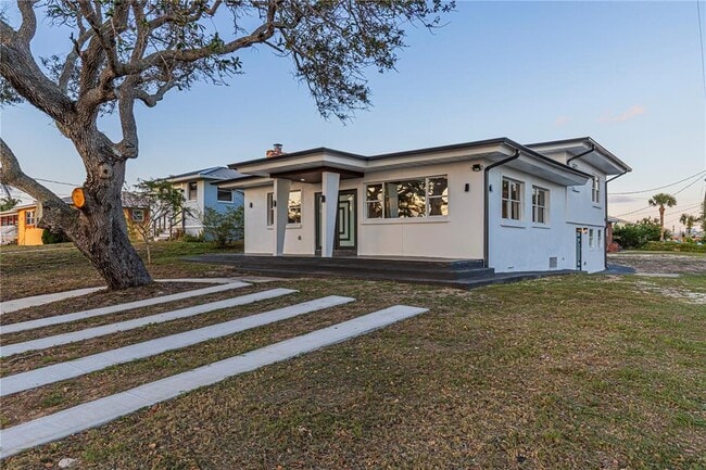 Building Photo - 2061 S Peninsula Dr