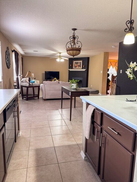 Building Photo - 7419 Tranquillo Way