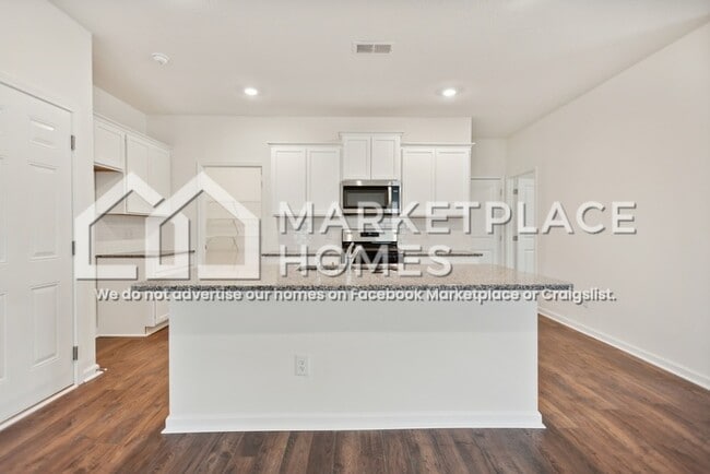 Building Photo - 1161 Ridge Parke