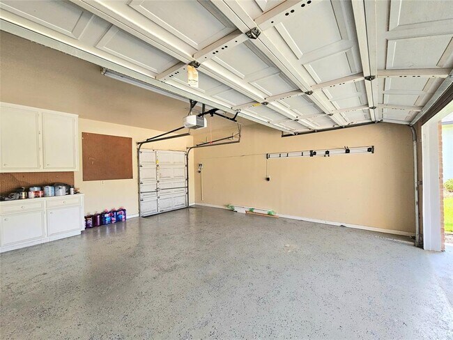 Building Photo - 20402 Sunny Shores Dr