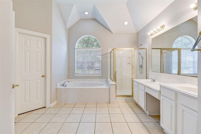 Building Photo - 15006 Cabin Run Ln