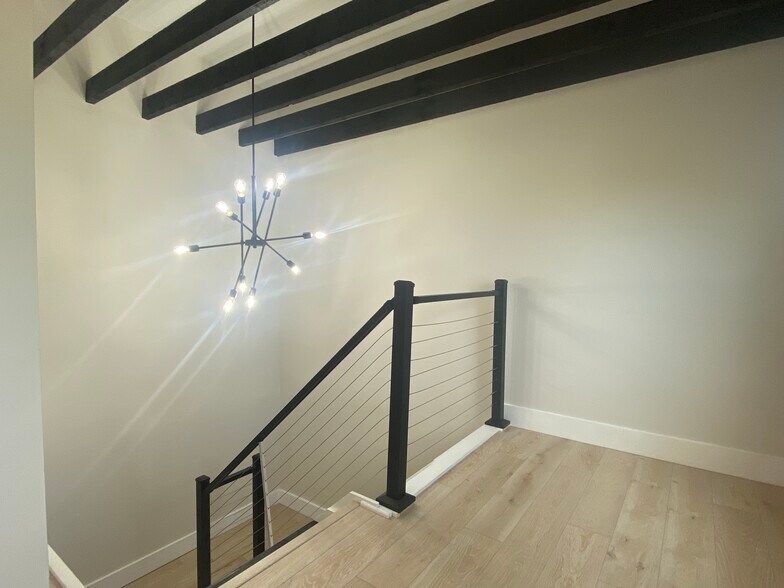 Building Photo - 427 Klotter Ave