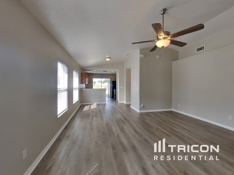 Building Photo - 8502 Deer Chase Dr