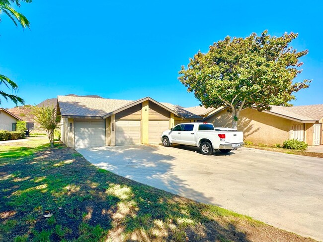 Building Photo - 1652 Pala Lake Dr