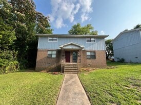 Building Photo - 322 Pittman St