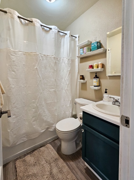 Building Photo - 1520 Glencoe St