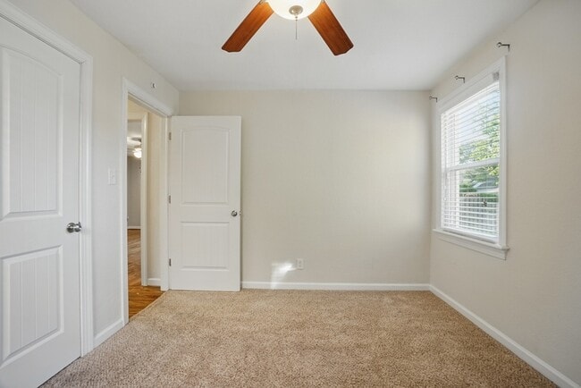 Building Photo - 144 W Randall Ave