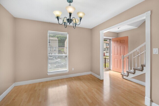 Building Photo - 1723 13th Ct S