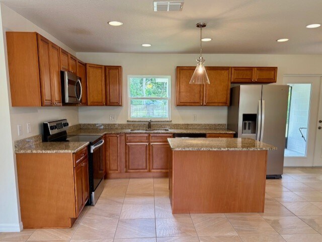 Kitchen - 320 E 5th St