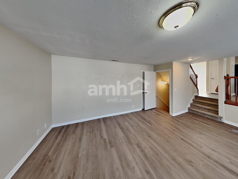 Building Photo - 1538 N 200 W