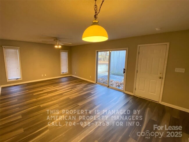 Building Photo - 152 Purple Finch Ln