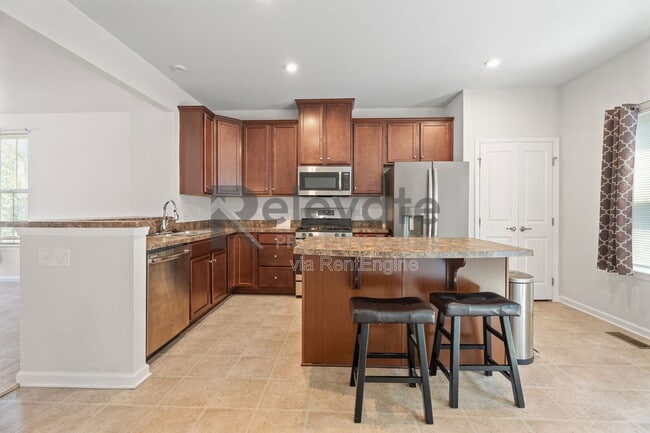 Building Photo - 4223 New Hermitage Dr