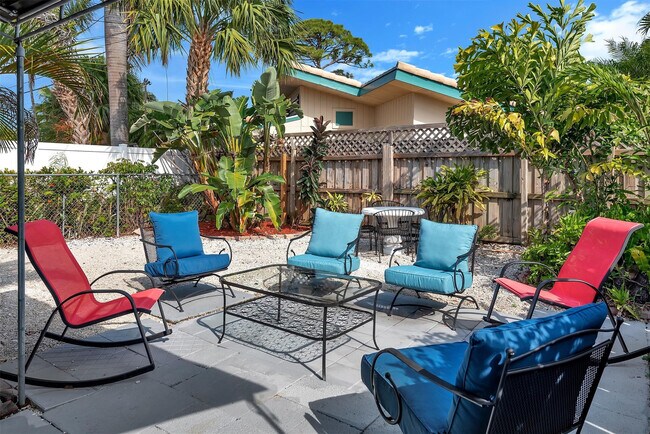 Building Photo - 2109 NE 26th St