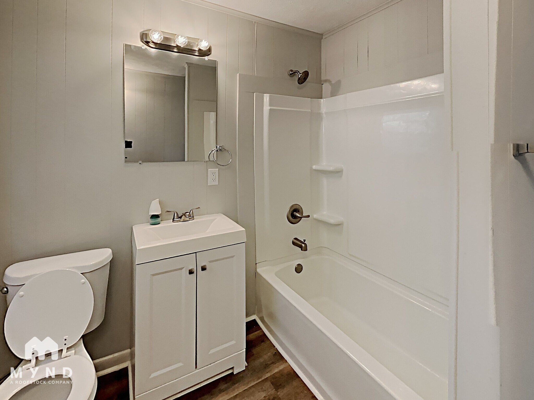 Building Photo - 6100 Shadow Glen Ct SW