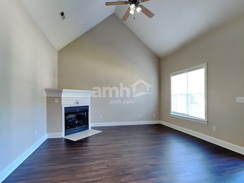 Building Photo - 810 Winterside Ln