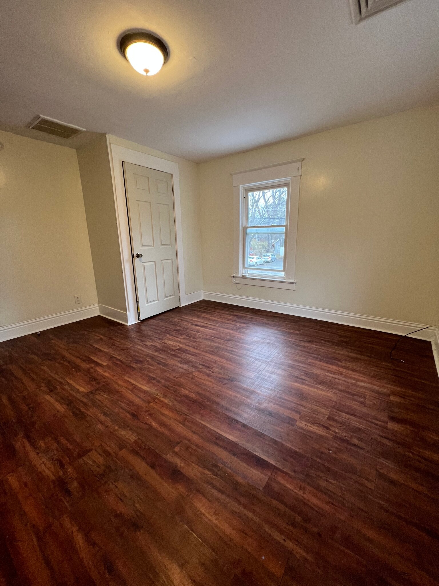 Building Photo - 421 NY-146