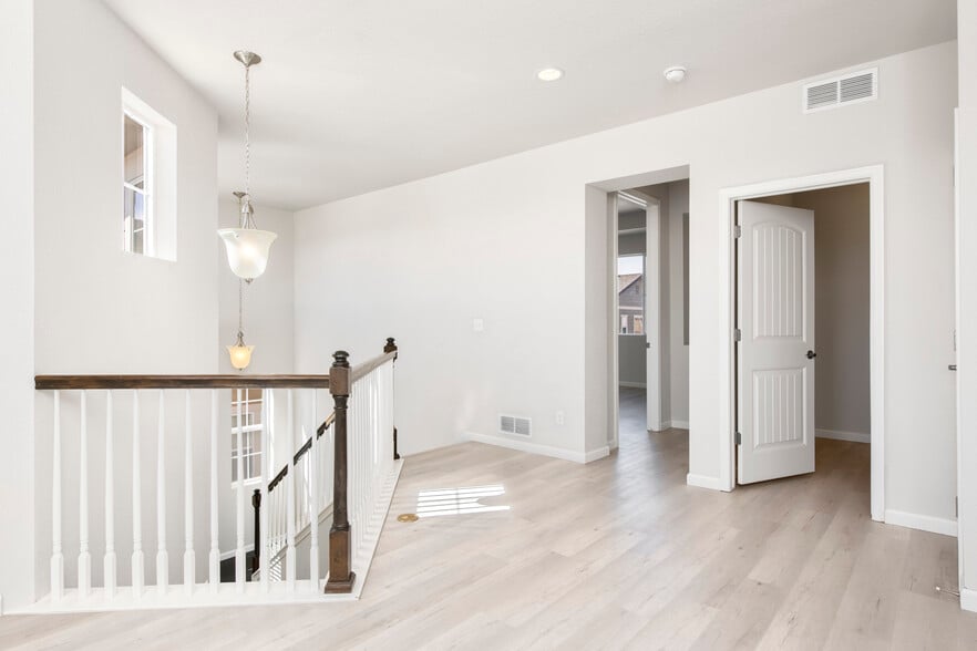 Building Photo - 6275 Twilight Ave