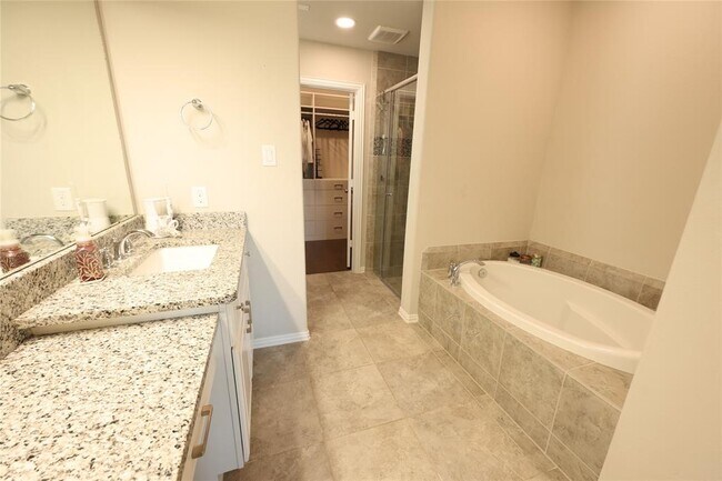 Building Photo - 2334 Falcon Brook Dr