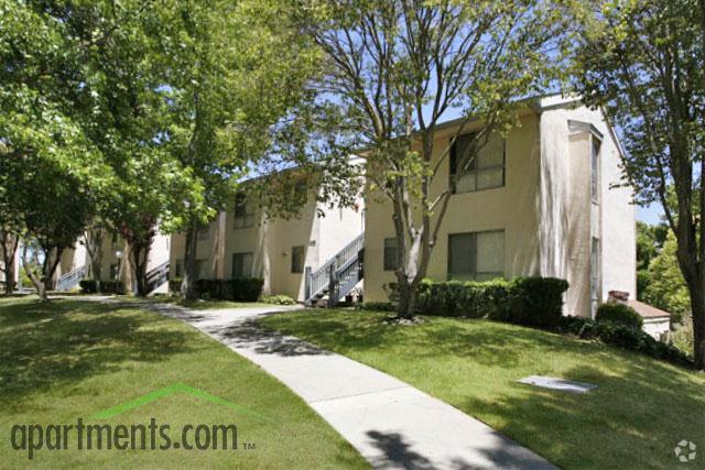 Building - East Bluff Apartments
