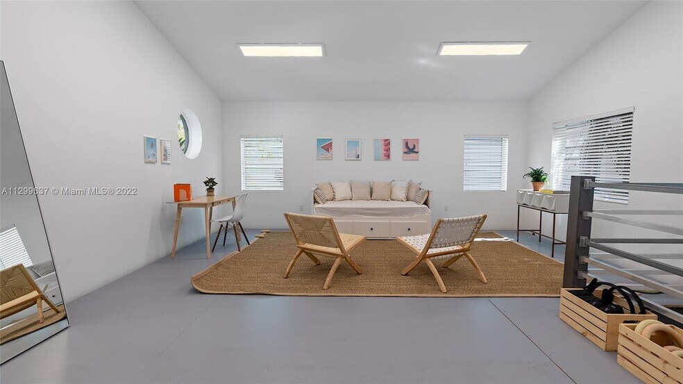 Building Photo - 1310 Flamingo Way