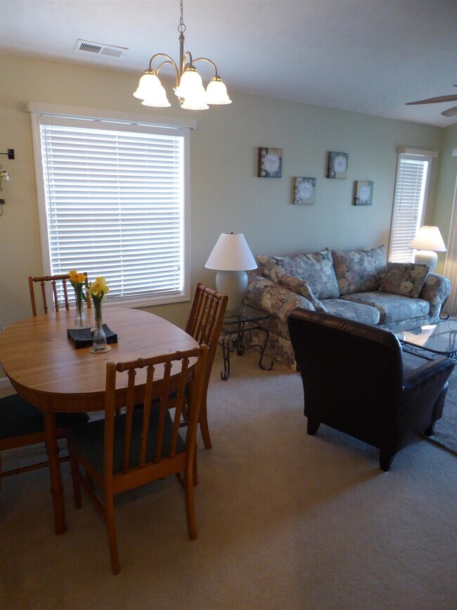 Building Photo - 541 White River Dr