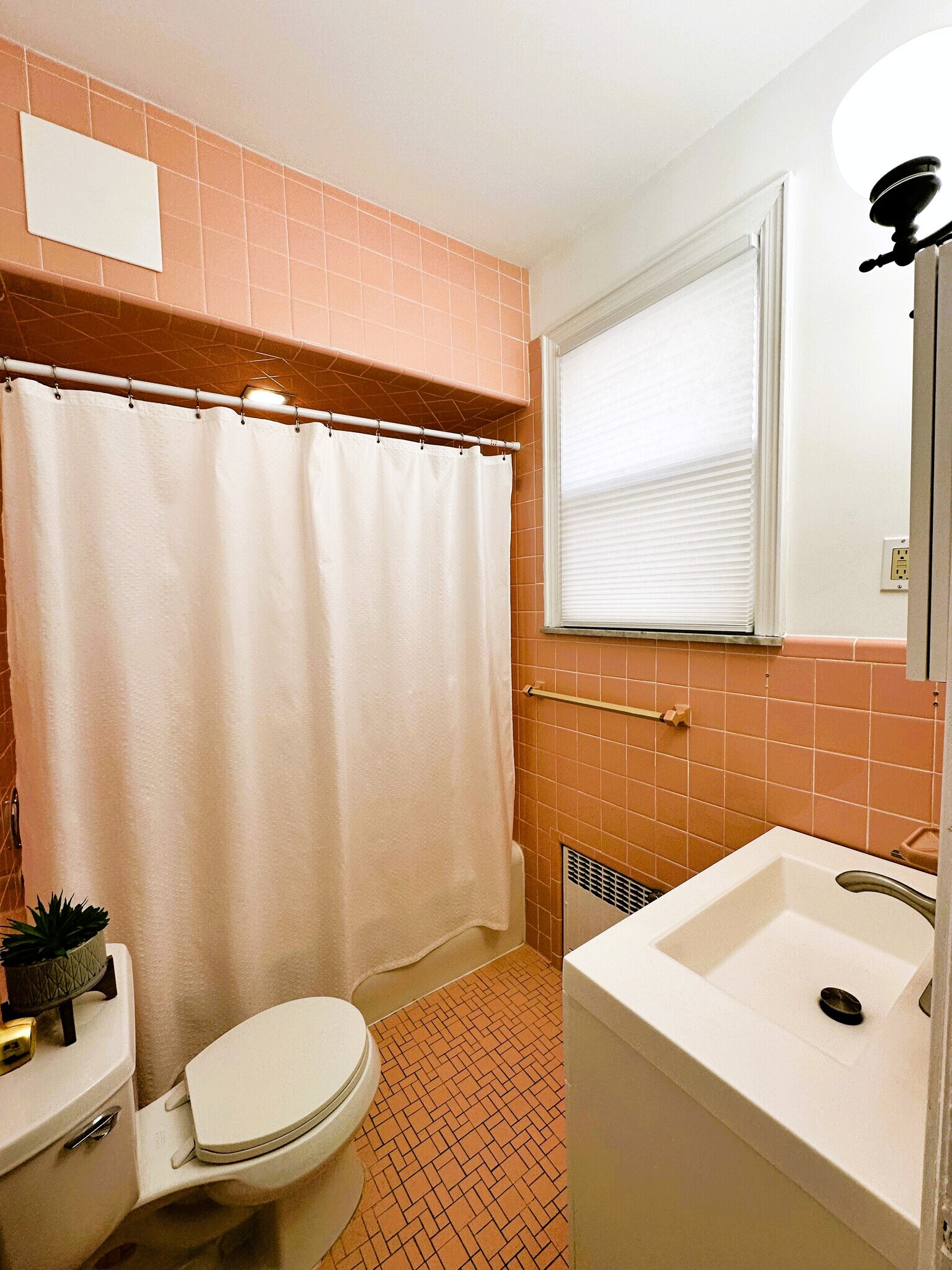 Building Photo - 167 N 15th St