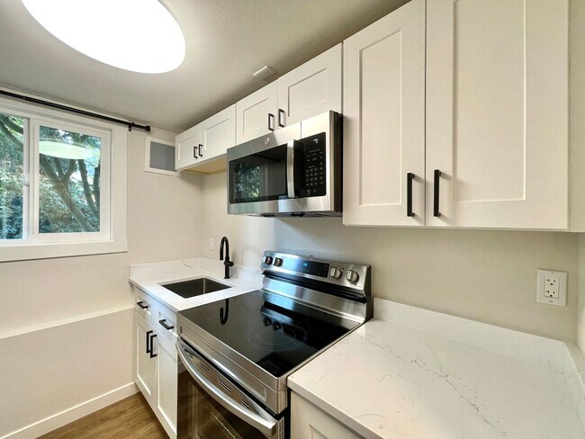 Building Photo - 12903 NE 76th St