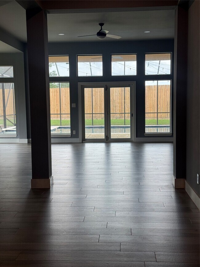 Building Photo - 6330 Bear Creek Court