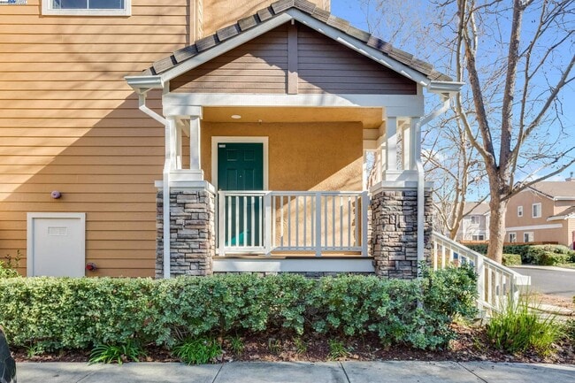 Building Photo - 4579 Mangrove Dr