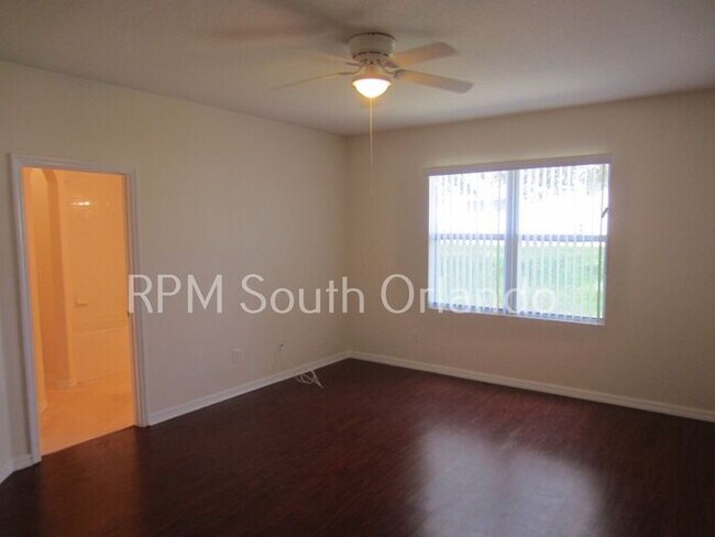 Building Photo - 4/2 in Sunset Ridge