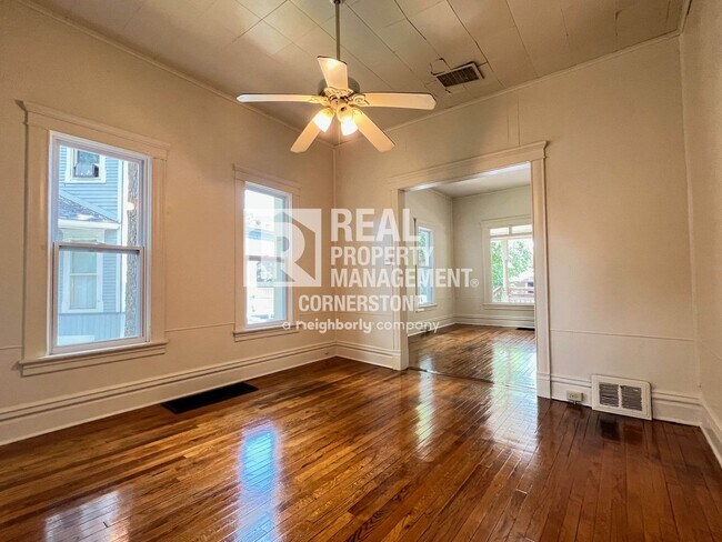 Primary Photo - 1116-1118 Forbes St