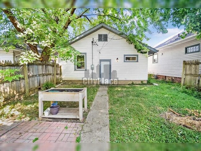 Building Photo - 1544 Spruce St