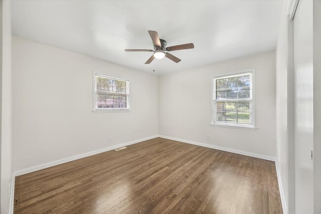 Building Photo - 2111 Shady Ln Cir NW