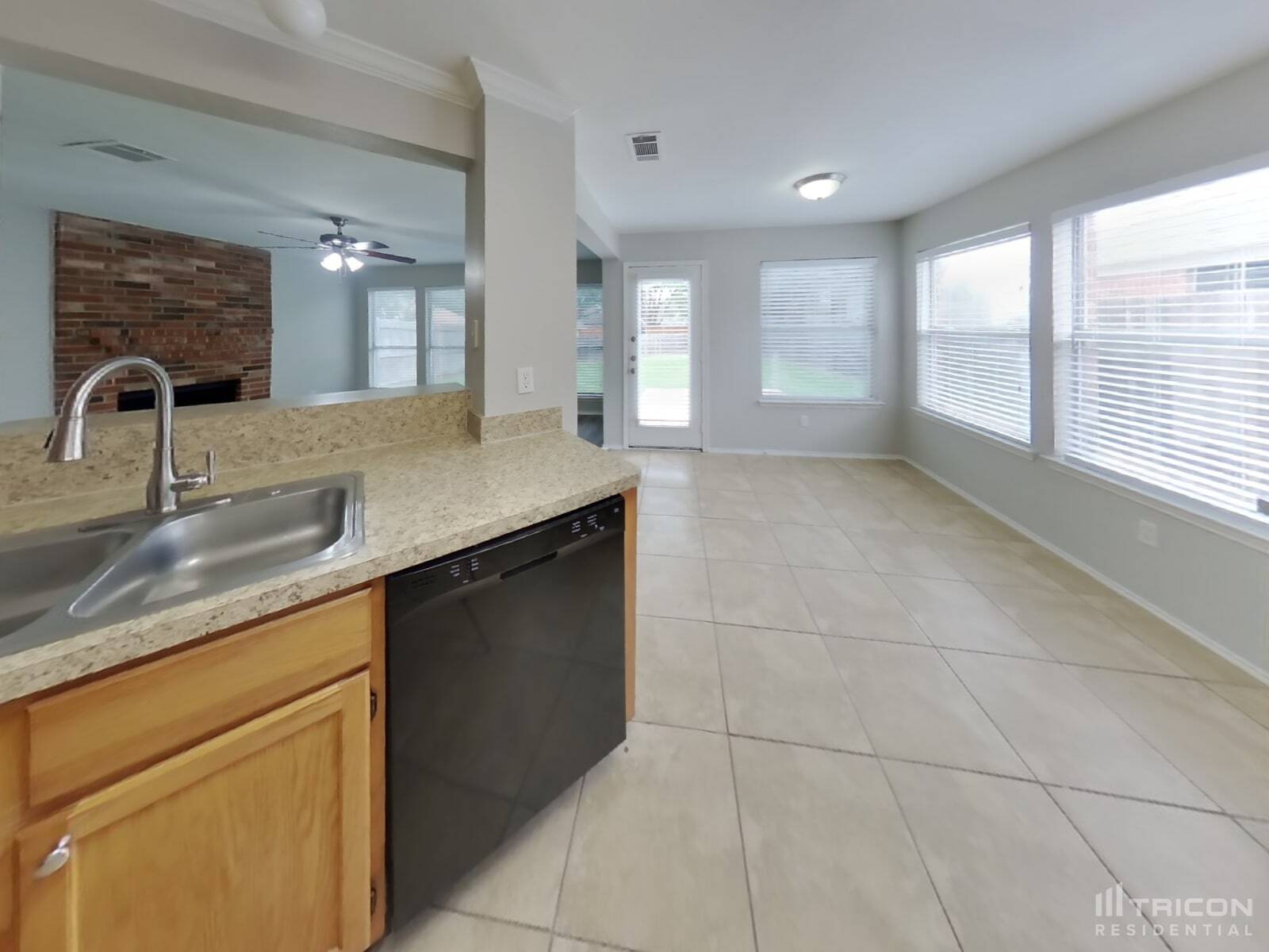 Building Photo - 1701 Pecan View Dr