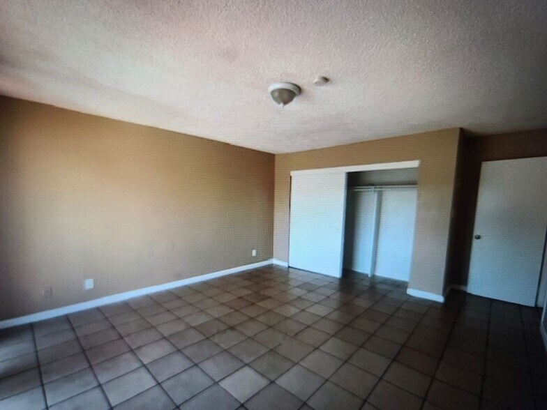 Building Photo - 101 W Olive Ave