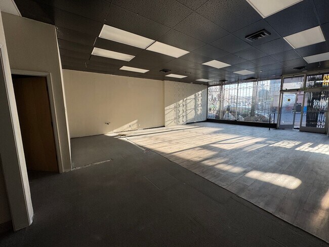 Building Photo - 5196 Mission St