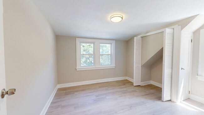 Building Photo - 4528 Rainbow Rd