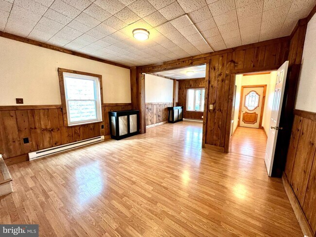 Building Photo - 145 N Nice St