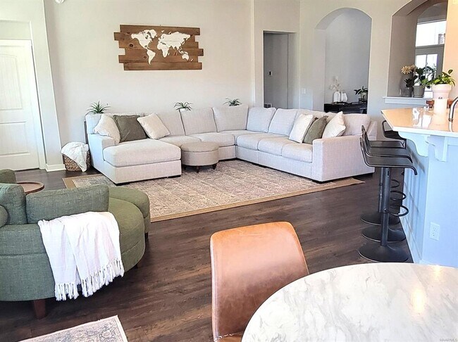 Building Photo - 821 Hedgefield Way