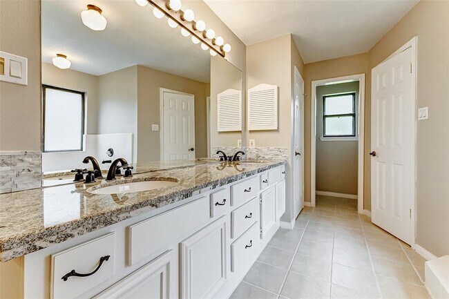 Building Photo - 1522 Mayweather Ln