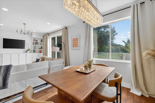 Building Photo - 3544 Lakewood Pl