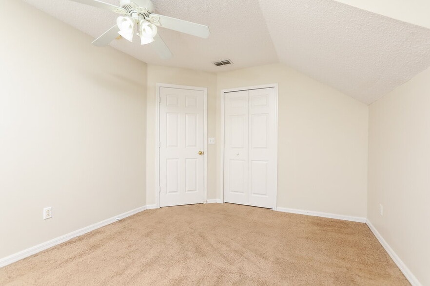 Building Photo - 4208 Forest Island Dr