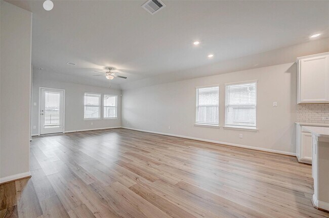 Building Photo - 1222 Oak Barrel Run